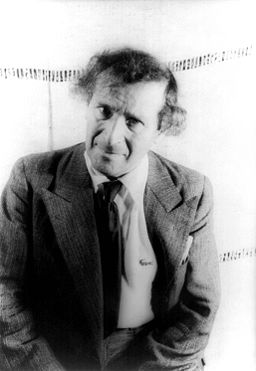 tl_files/kaleidoskop-schwabing/2013-3-25 Fotos/256px-Marc_Chagall_1941.jpg